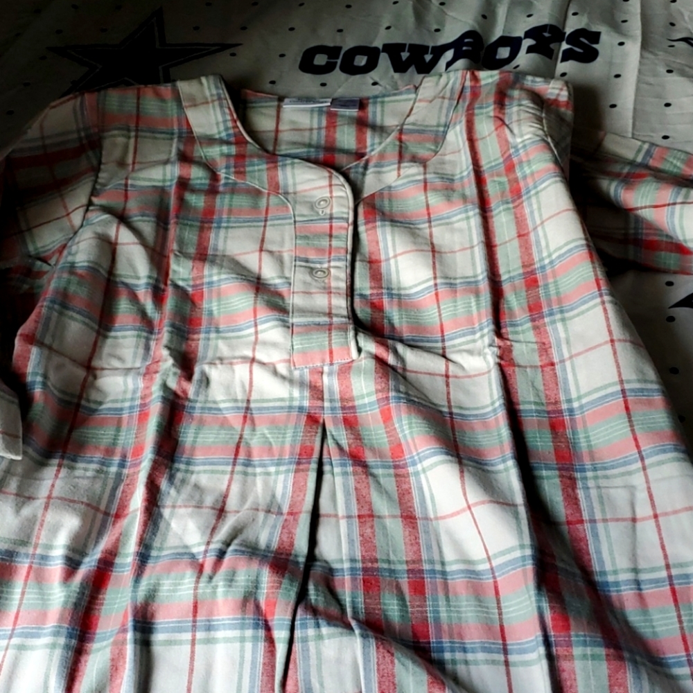 Night gown never worn